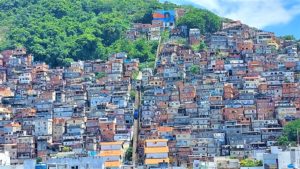 Favela-Rocinha-vedere-de-pe-acoperis-hotel-rio-de-janeiro